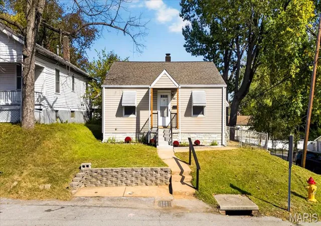 Single family home for sale at 607 Horn Ave, Saint Louis, MO 63125 | MLS# MIS26066300