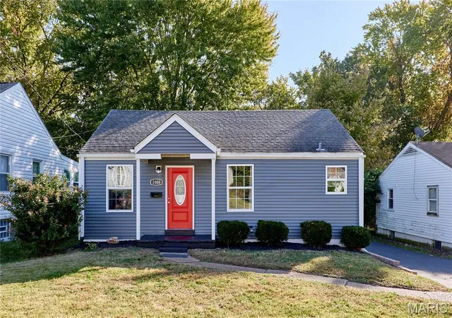 Photo 1 of Single family home for sale at 2808 Annapolis Ave, Saint Louis, MO 63114 | MLS# MIS26066301 | Listing updated on 2026-10-27