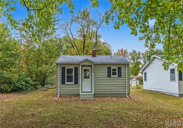 Single family home for sale at 315 W James Blvd, Saint James, MO 65559 | MLS# MIS26066308