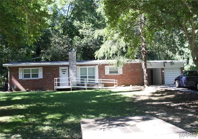 Single family home for sale at 22 Newman Dr, Belleville, IL 62223 | MLS# MIS26066309