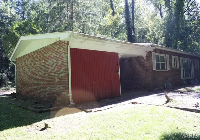 Photo 1 of Single family home for sale at 22 Newman Dr, Belleville, IL 62223 | MLS# MIS26066309 | Listing updated on 2026-10-22