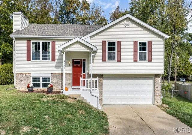 Photo 1 of Single family home for sale at 463 Talbert Ct, Ballwin, MO 63021 | MLS# MIS26066311 | Listing updated on 2026-10-29
