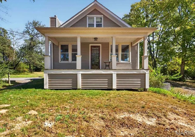 Photo 1 of Sale Pending at 511 Ries Rd, Ballwin, MO 63021 | MLS# MIS26066321 | Listing updated on 2026-10-19