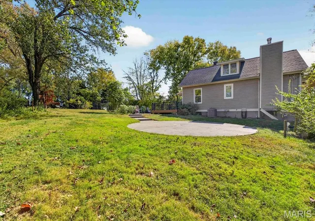 Photo 3 of Sale Pending at 511 Ries Rd, Ballwin, MO 63021 | MLS# MIS26066321 | Listing updated on 2026-10-19