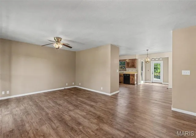 Photo 3 of Single family home for sale at 14 Bonnie Dr, Iberia, MO 65486 | MLS# MIS26066325 | Listing updated on 2026-10-28
