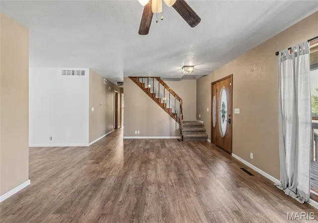 Photo 3 of Single family home for sale at 14 Bonnie Dr, Iberia, MO 65486 | MLS# MIS26066325 | Listing updated on 2026-10-28