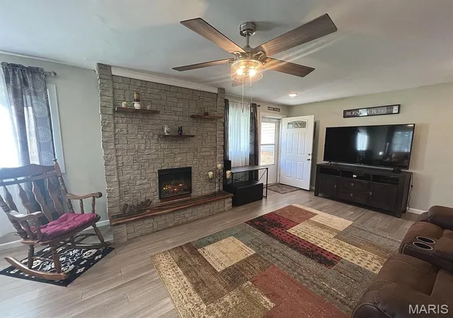 Photo 4 of Single family home for sale at 407 Lee Ave, Richland, MO 65556 | MLS# MIS26066334 | Listing updated on 2026-10-16