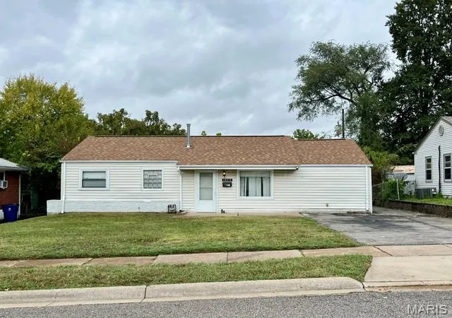 Photo 1 of Single family home for sale at 10315 Saint Jude Ln, Saint Ann, MO 63074 | MLS# MIS26066344 | Listing updated on 2026-10-28
