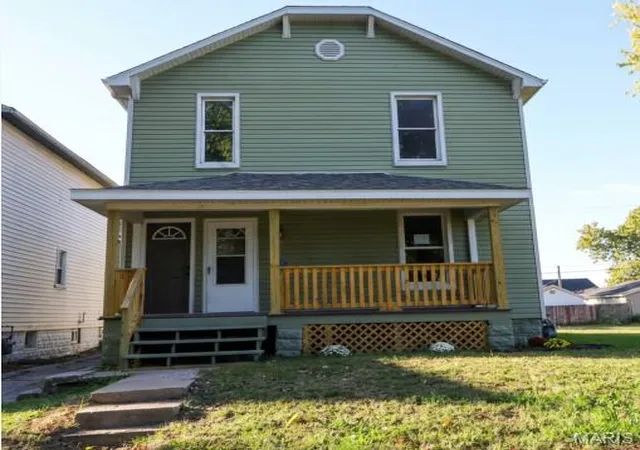 Photo 1 of Single family home for sale at 2433 Adams St, Granite City, IL 62040 | MLS# MIS26066345 | Listing updated on 2026-10-16