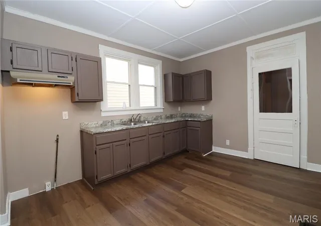 Photo 3 of Single family home for sale at 2433 Adams St, Granite City, IL 62040 | MLS# MIS26066345 | Listing updated on 2026-10-16