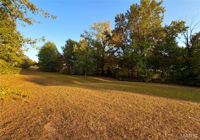 Photo 3 of Land for sale at 00 Shady Oak Pl, Perry, MO 63462 | MLS# MIS26066346 | Listing updated on 2026-10-15