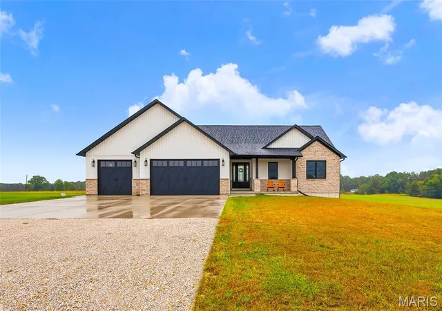 Photo 1 of Single family home for sale at 103 Cheatham Farm Ln, Troy, MO 63379 | MLS# MIS26066347 | Listing updated on 2026-10-19