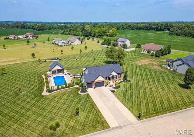 Photo 2 of Single family home for sale at 4119 Summer Oak Dr, Smithton, IL 62285 | MLS# MIS26066353 | Listing updated on 2026-10-29