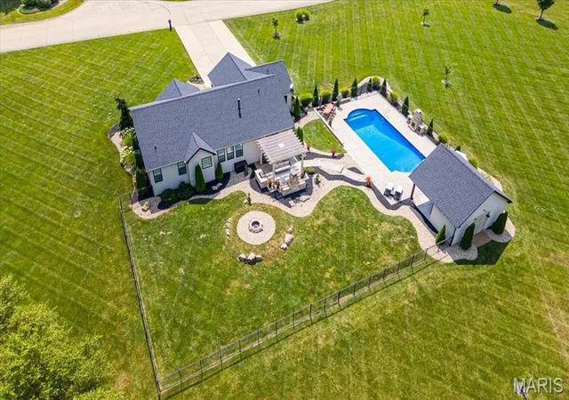 Photo 4 of Single family home for sale at 4119 Summer Oak Dr, Smithton, IL 62285 | MLS# MIS26066353 | Listing updated on 2026-10-29
