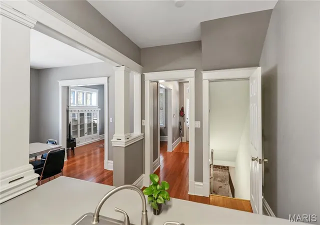 Listing Photo 4 - Condo for sale in building located at 3832 Shaw Blvd, Saint Louis, MO 63110 - Unit #A