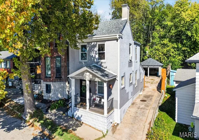 Photo 2 of Single family home for sale at 612 E 4th Street, Alton, IL 62002 | MLS# MIS26066355 | Listing updated on 2026-10-28