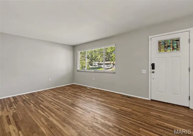 Photo 2 of Single family home for sale at 2680 N Waterford Dr, Florissant, MO 63033 | MLS# MIS26066368 | Listing updated on 2026-10-22