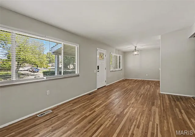 Photo 3 of Single family home for sale at 2680 N Waterford Dr, Florissant, MO 63033 | MLS# MIS26066368 | Listing updated on 2026-10-22