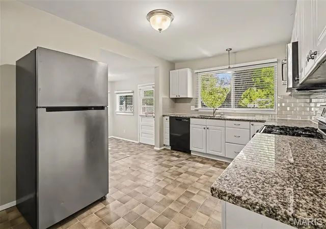 Photo 3 of Single family home for sale at 2680 N Waterford Dr, Florissant, MO 63033 | MLS# MIS26066368 | Listing updated on 2026-10-22