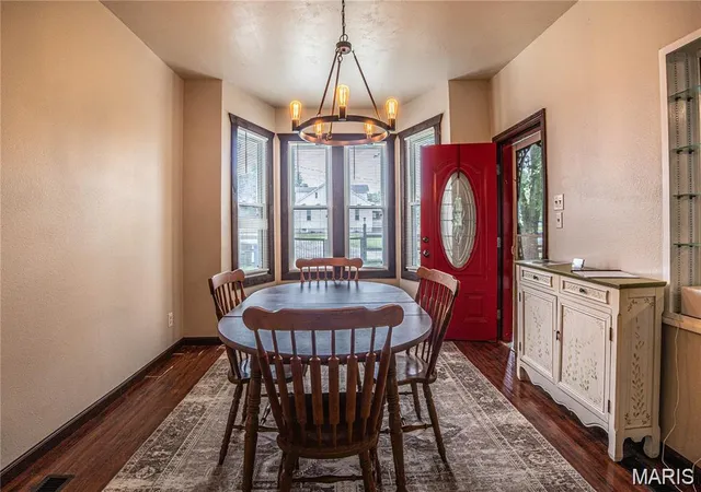 Photo 4 of Single family home for sale at 1924 High St, Chester, IL 62233 | MLS# MIS26066376 | Listing updated on 2026-10-15