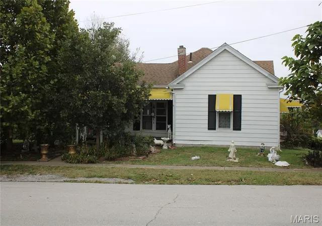 Photo 4 of Single family home for sale at 202 E Caldwell St, Paris, MO 65275 | MLS# MIS26066382 | Listing updated on 2026-10-20
