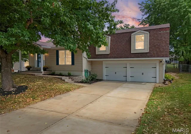 Single family home for sale at 37 Ann Dr, Saint Peters, MO 63376 | MLS# MIS26066383