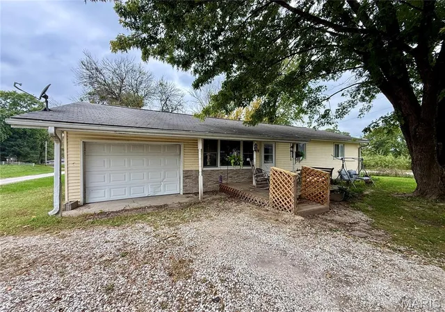 Single family home for sale at 31575 Old Monticello Rd, Canton, MO 63435 | MLS# MIS26066387