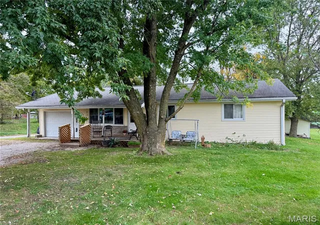 Photo 1 of Single family home for sale at 31575 Old Monticello Rd, Canton, MO 63435 | MLS# MIS26066387 | Listing updated on 2026-10-15