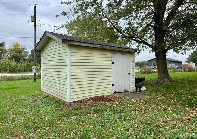 Photo 4 of Single family home for sale at 31575 Old Monticello Rd, Canton, MO 63435 | MLS# MIS26066387 | Listing updated on 2026-10-15