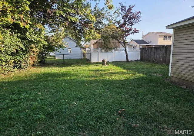 Photo 3 of Single family home for sale at 3509 Oscar Ave, Alton, IL 62002 | MLS# MIS26066388 | Listing updated on 2026-10-26