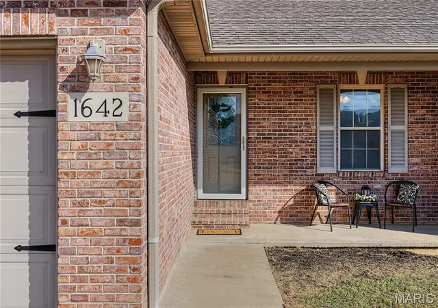Photo 2 of Single family home for sale at 1642 Jackson Ridge Dr, Jackson, MO 63755 | MLS# MIS26066396 | Listing updated on 2026-10-19