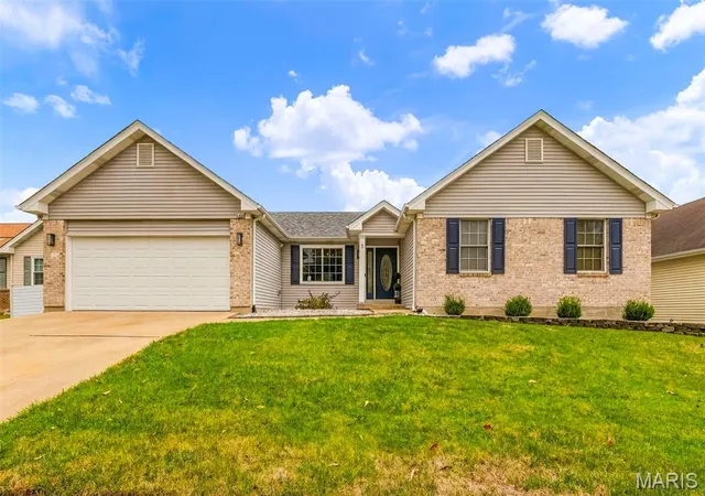 Photo 1 of Sale Pending at 3 Hatcher Run Ct, Saint Peters, MO 63376 | MLS# MIS26066405 | Listing updated on 2026-10-25