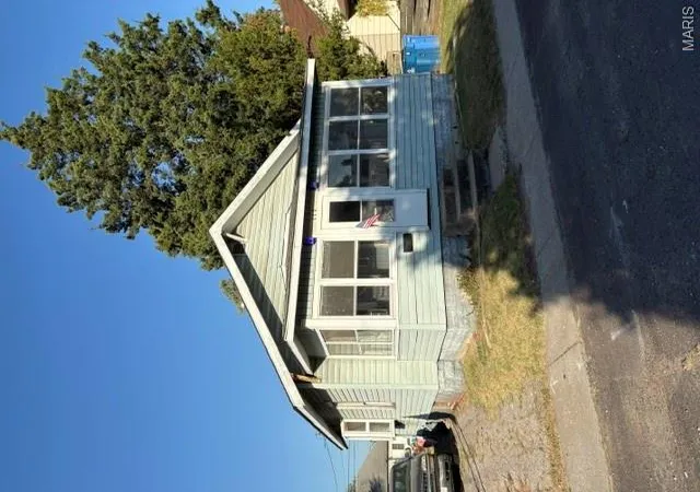 Single family home for sale at 117 N Pence St, East Alton, IL 62024 | MLS# MIS26066407