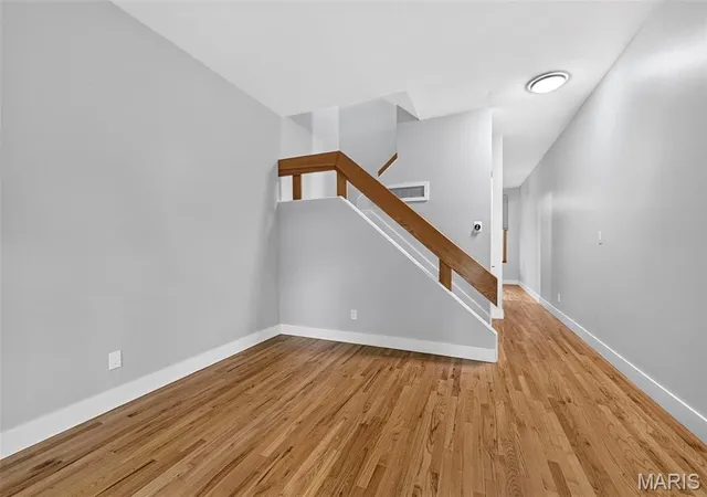 Photo 4 of Townhouse for sale at 1309 Mackay Pl, Saint Louis, MO 63104 | MLS# MIS26066409 | Listing updated on 2026-10-16