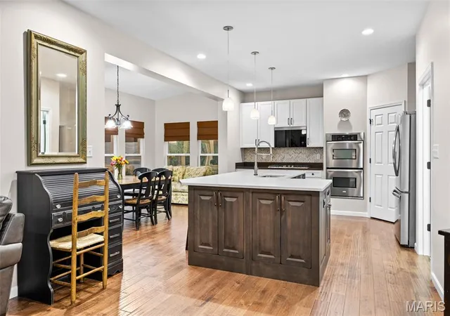 Photo 4 of Single family home for sale at 1448 Red Oak Plantation Dr, Ballwin, MO 63021 | MLS# MIS26066411 | Listing updated on 2026-10-20