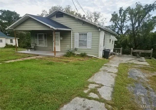 Single family home for sale at 1618 Singleton Ave, Hannibal, MO 63401 | MLS# MIS26066416
