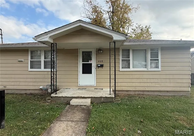 Single family home for sale at 408 E Durley, Greenville, IL 62246 | MLS# MIS26066427