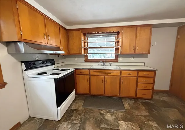Photo 3 of Single family home for sale at 408 E Durley, Greenville, IL 62246 | MLS# MIS26066427 | Listing updated on 2026-10-16