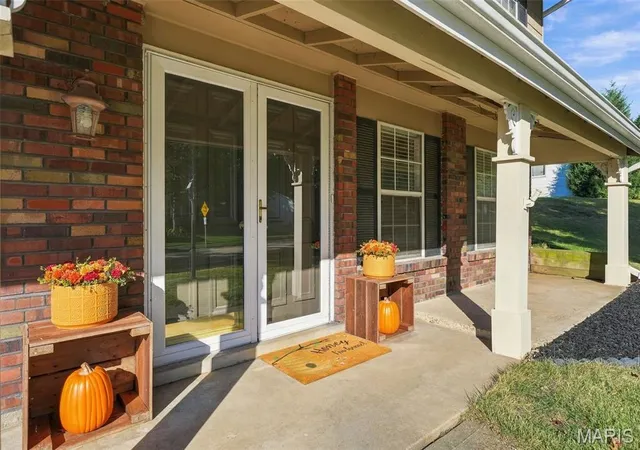 Photo 2 of Single family home for sale at 2391 Wesglen Ests Dr, Maryland Heights, MO 63043 | MLS# MIS26066430 | Listing updated on 2026-10-29