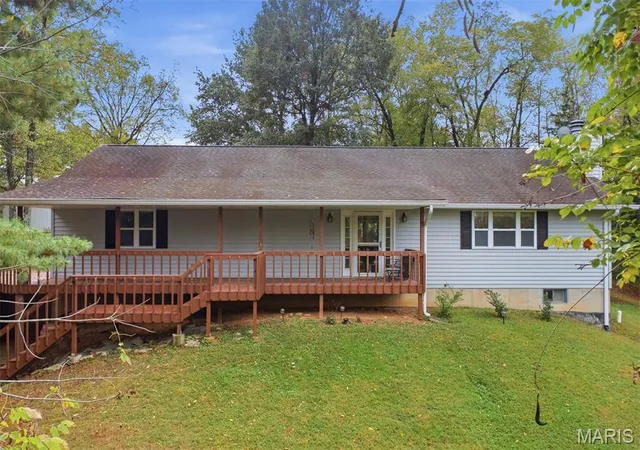 Photo 3 of Single family home for sale at 12150 Cedar Hills Dr, Highland, IL 62249 | MLS# MIS26066436 | Listing updated on 2026-10-19