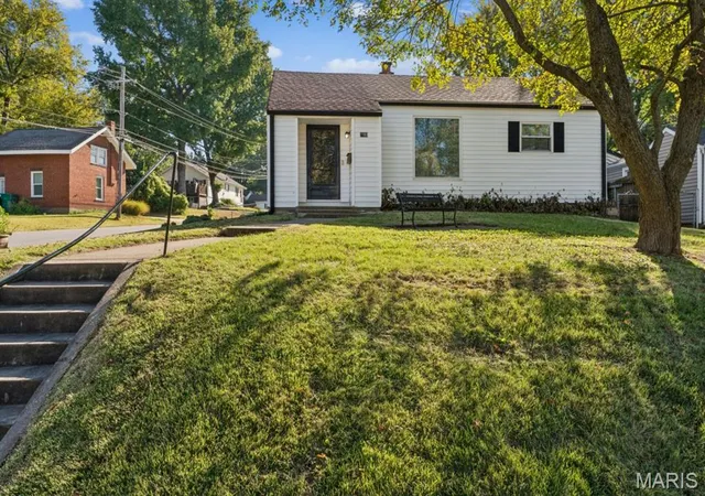 Single family home for sale at 190 N New Florissant Rd, Florissant, MO 63031 | MLS# MIS26066438