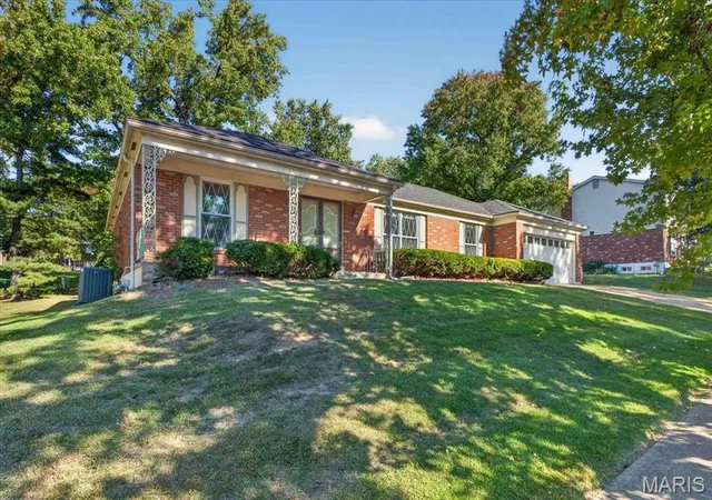 Photo 4 of Single family home for sale at 1019 Van Dyke Dr, Ballwin, MO 63011 | MLS# MIS26066439 | Listing updated on 2026-10-18
