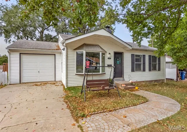 Photo 1 of Single family home for sale at 12139 Belaire Pl, Maryland Heights, MO 63043 | MLS# MIS26066442 | Listing updated on 2026-10-27
