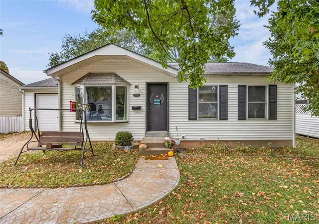Photo 1 of Single family home for sale at 12139 Belaire Pl, Maryland Heights, MO 63043 | MLS# MIS26066442 | Listing updated on 2026-10-27