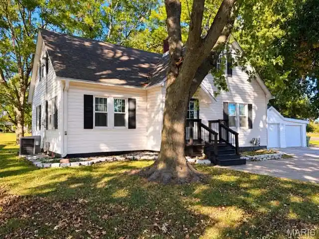 Photo 2 of Single family home for sale at 307 E State Route 161, Albers, IL 62215 | MLS# MIS26066445 | Listing updated on 2026-10-24