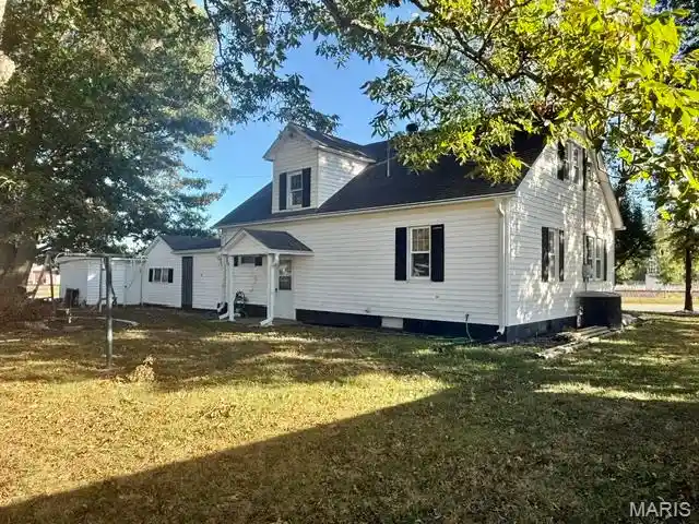 Photo 3 of Single family home for sale at 307 E State Route 161, Albers, IL 62215 | MLS# MIS26066445 | Listing updated on 2026-10-24