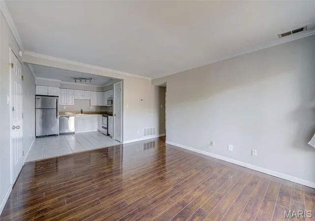 Photo 4 of Condo for sale at 700 Ridgeside Dr #H, Ballwin, MO 63021 | MLS# MIS26066451 | Listing updated on 2026-10-29