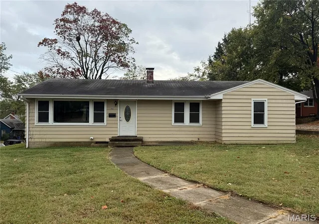 Single family home for sale at 410 E Beaumont, Greenville, IL 62246 | MLS# MIS26066454