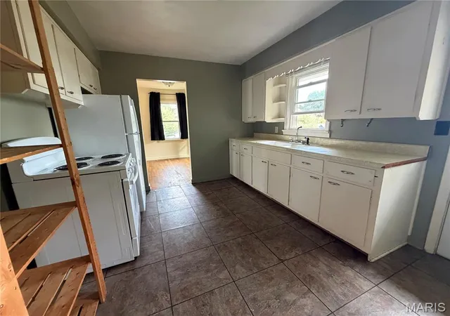 Photo 3 of Single family home for sale at 410 E Beaumont, Greenville, IL 62246 | MLS# MIS26066454 | Listing updated on 2026-10-16