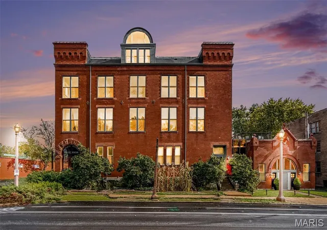 Condo for sale at 3556 Magnolia Ave #302, Saint Louis, MO 63118 | MLS# MIS26066458